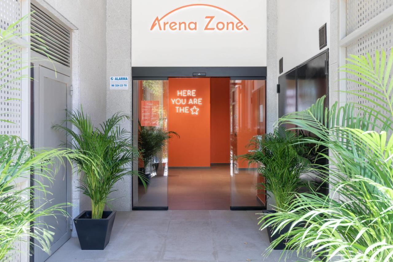 Arena Zone Hotel Валенсия Екстериор снимка